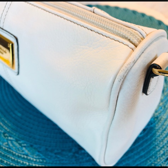 🌸 WHITE CROSSBODY🌸 SOFT!! Tiganello - Picture 7 of 8